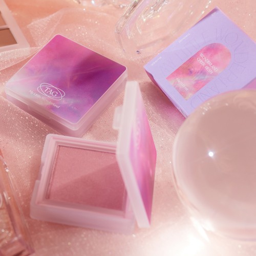 Tag Wonderland Cheek Beam